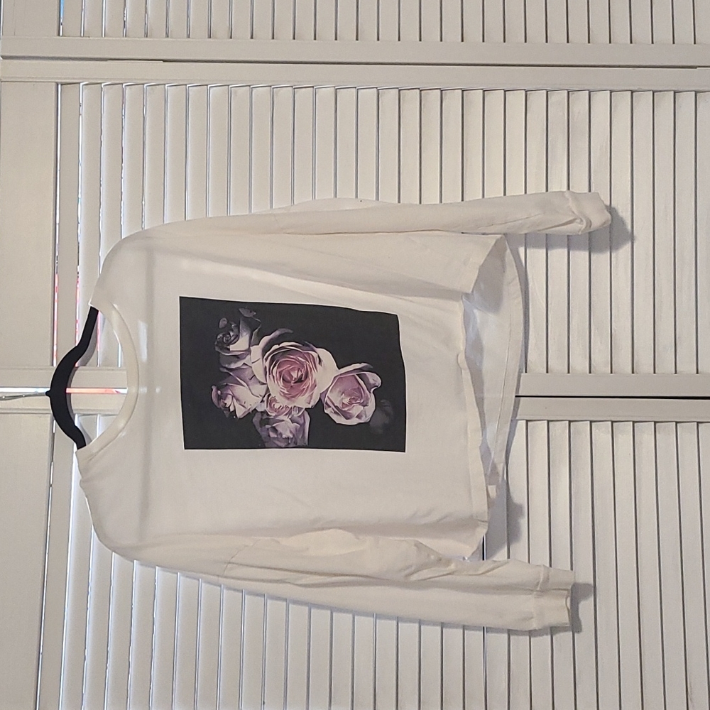Forever 21+ 2XL White Rose Graphic Cropped Long Sleeve